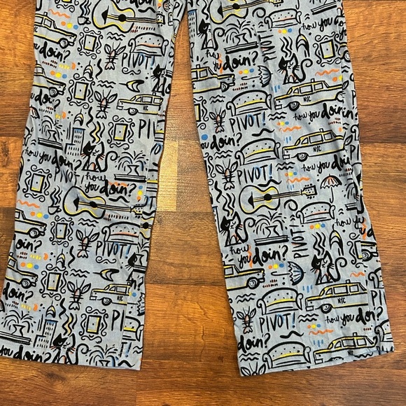 Adult Lunch Box Friends TV Show Pajamas Size Small Men’s Women’s Pockets Lounge - Picture 3 of 7